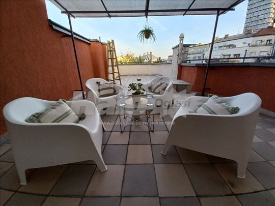 Dupleks u Skadarliji sa velikom terasom