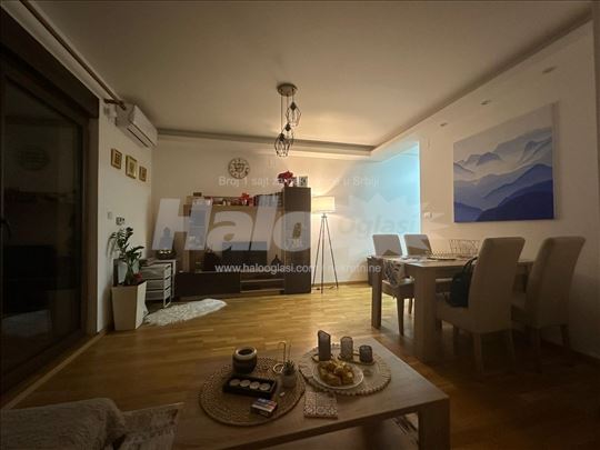 Izdaje se kompletno namešten stan u Batajnici 