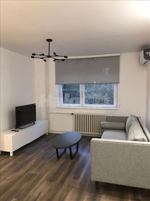 Kompletno renoviran, 1.5 soban, 2. sprat, kej