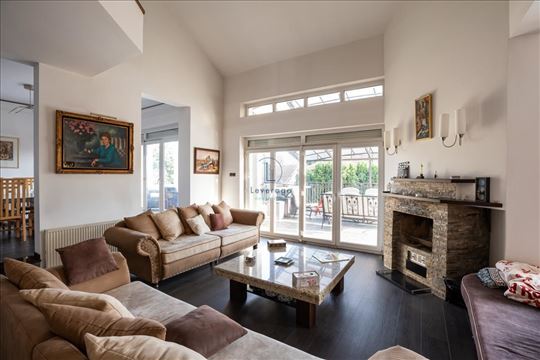 Lux kuća sa bazenom, Banjica, 507 m2