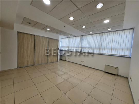 Novi Beograd - Blok 63 tc azzaro #2464595