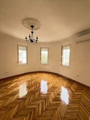 Prelep stan na Vračaru, može i za kancelariju
