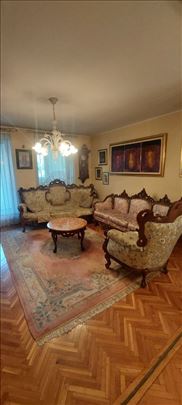 Prelep trosoban stan u samom centru Beograda