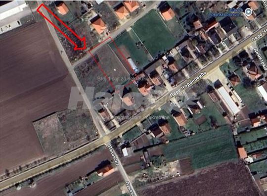 Prodajem plac u Starim Banovcima