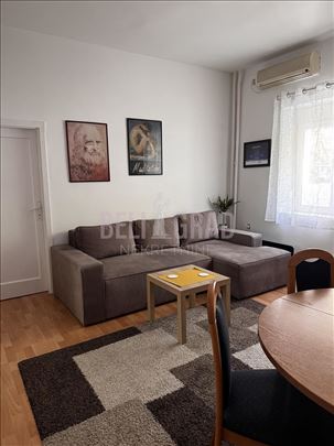 Renoviran stan, uknjižen