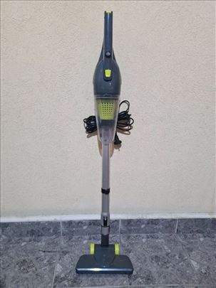 Štapni usisivač na 220V