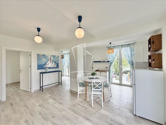 Uknjižena, nameštena kuća sa bazenom ID#12513