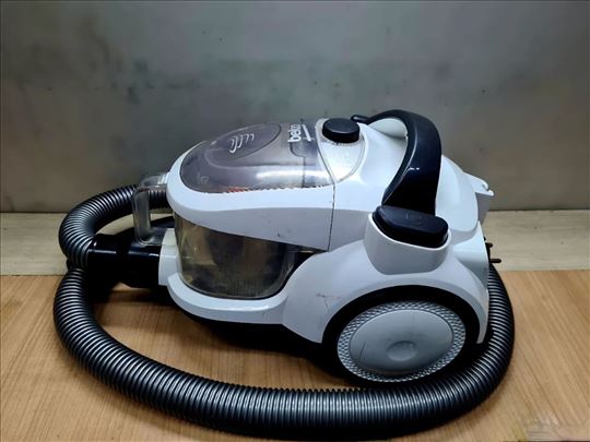 Usisivač Beko sa Posudom