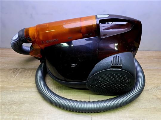 Usisivač Bosch BX1 1800W sa Posudom
