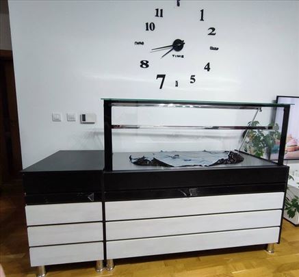 Vitrine komplet 2 za kiflice peciva...  metra 
