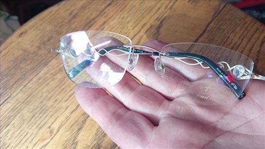 Ženski dioptrijski okvir