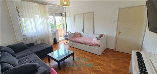 2.0 66m2(T)+2 parking mesta Obilićev venac