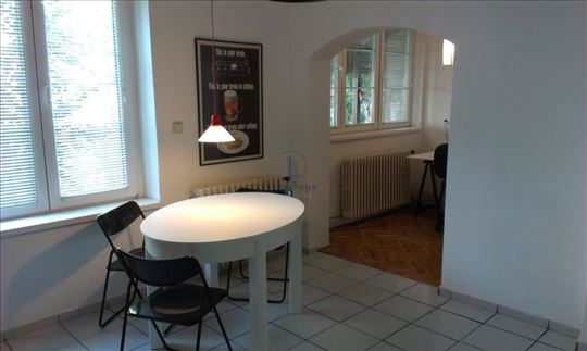 Banovo brdo, Lješka, 106 m2