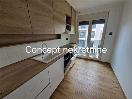 CENTAR 3.0 namešten, parking