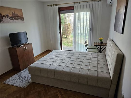 Garsonjera na snezniku