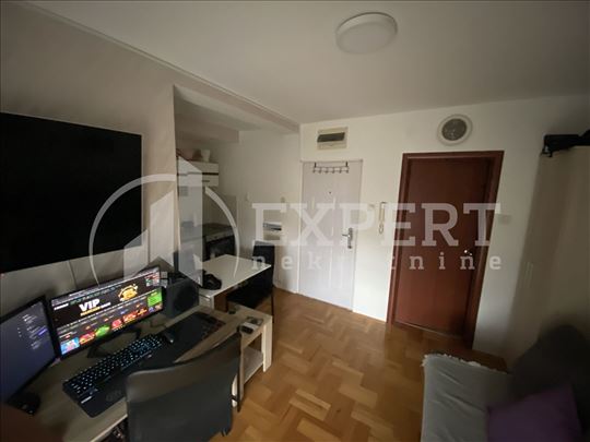 Izdaje se odlična garsonjera na Panteleju, 24m2