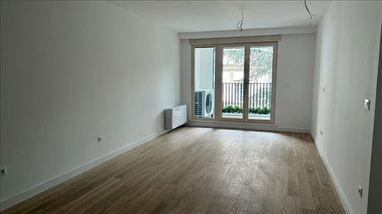 Izdajemo lux  3.0 stan sa garažom, 100m2, Loznička