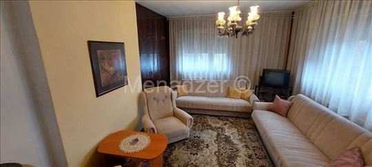 Kanarevo Brdo 91m2, 2,0/2.5sob 1/2+ 1/2 dvorista,