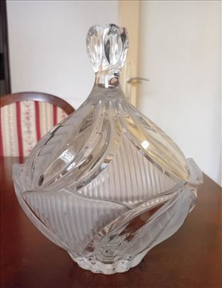 Kristalna bombonjera rucni rad