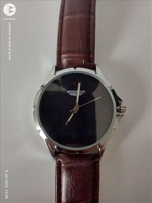 Kvarcni sat sa kožnom narukvicom-novo