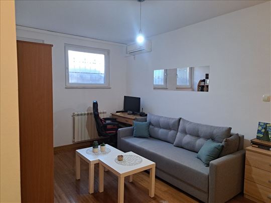 Ljubljanska, 1.5. 35m2 renoviran, svetao odlican
