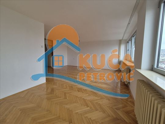 Lux stan u centru za poslovno/stambenu namenu