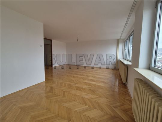 Lux stan u centru za poslovno/stambenu namenu