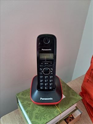 Panasonic bežični fiksni telefon