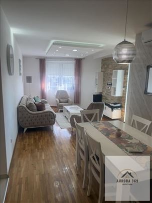 Ruma, Fenomenalan Trosoban Stan, 71m2, Kompletno N
