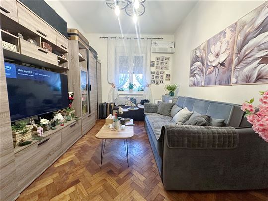 Salonac kod Hiltona, 0.5, uknjižen