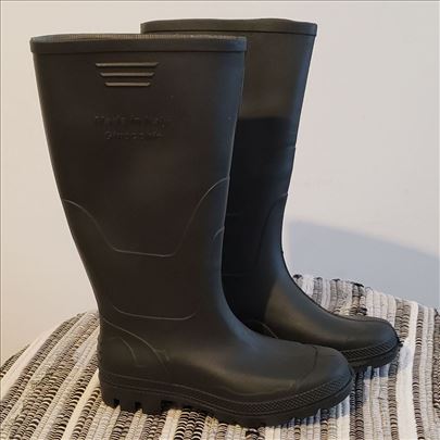 Gumene italijanske čizme, nove, 39