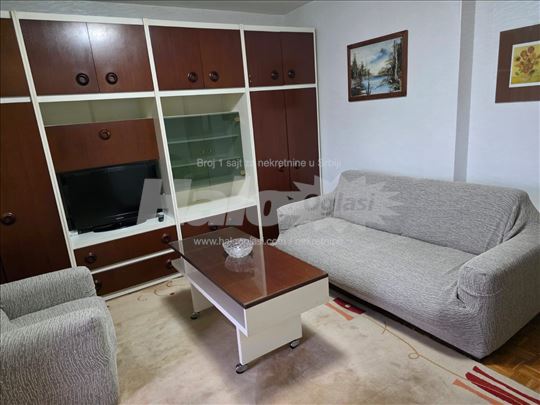 Izdaje se stan od 66m2+terasa na Novom Beogradu