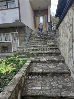 Izdavanje, vertikala kuće kod Stadiona Crvene zvez