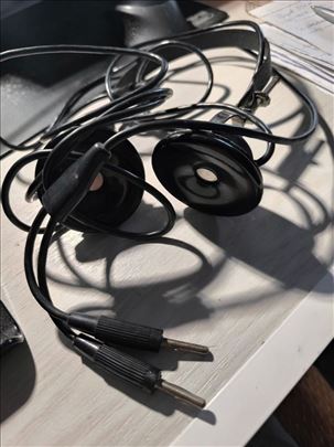 Slusalice  Tip: Oblik slušalica: Preko ušiju 