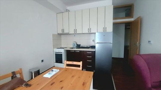 Zemun – u blizini “Tri Nove” ID#2378