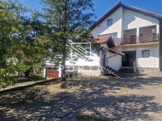 Brajevo centar,ugostiteljski i stambeni objekat 52