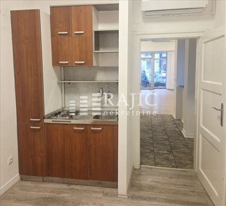 Centar(Dorćol),Cara Dušana,54m2,2.0-sa izlogom #43