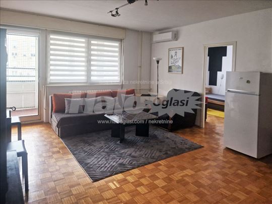 komforan 1.5 stan sa velikom terasom