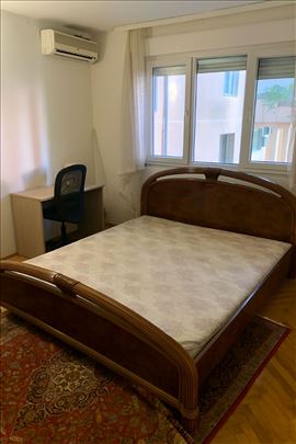 Krevet i dušek 180x180