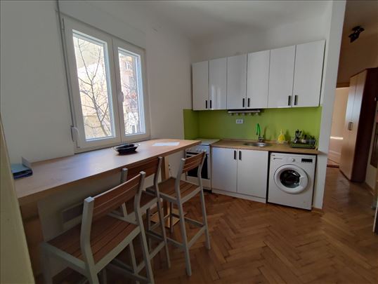 1.5 salonac  kod Đerma