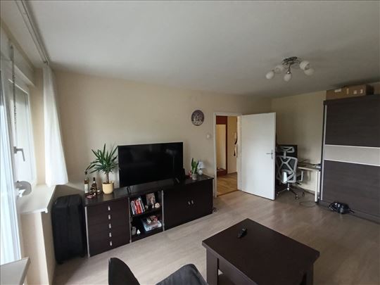 Blok 38, renoviran, funkcionalan, ID 20960