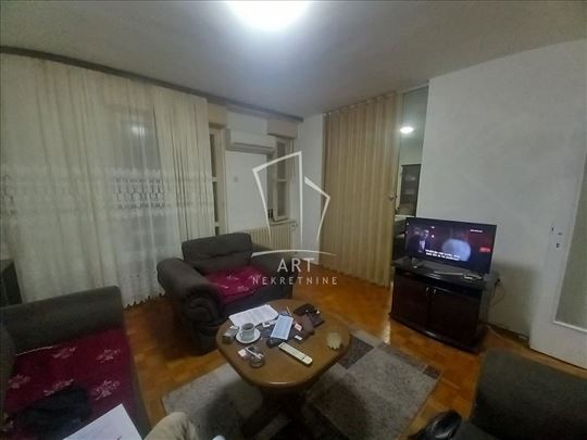 Borča, stan na dobroj lokaciji ID#12551