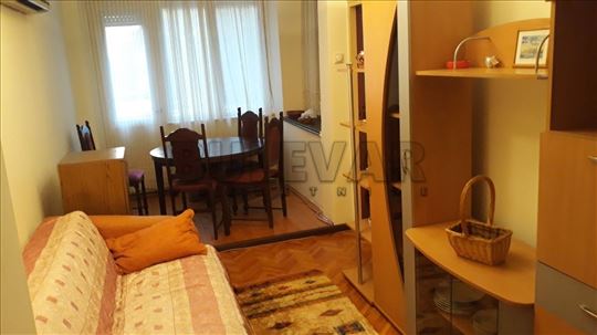 Izdaje se jednoiposoban stan na Paliluli, 41m2