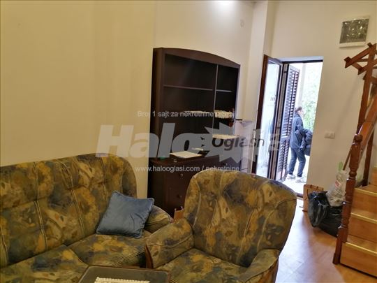 Izdajem jednosoban namešten stan u centru Pančeva