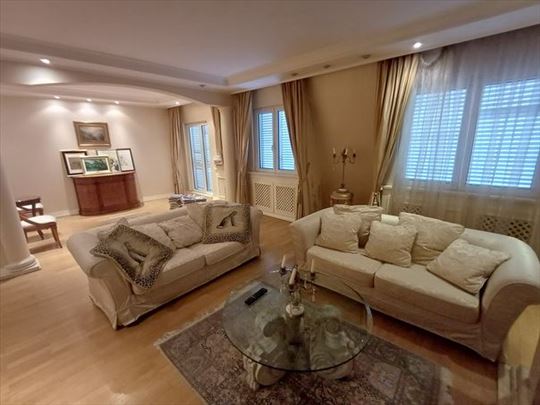 Lux duplex sa 4 spavaće sobe, garaža,Dorčol,ID2639