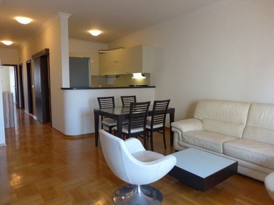 Maksima Gorkog, 105m2, trosoban, terasa, garaža