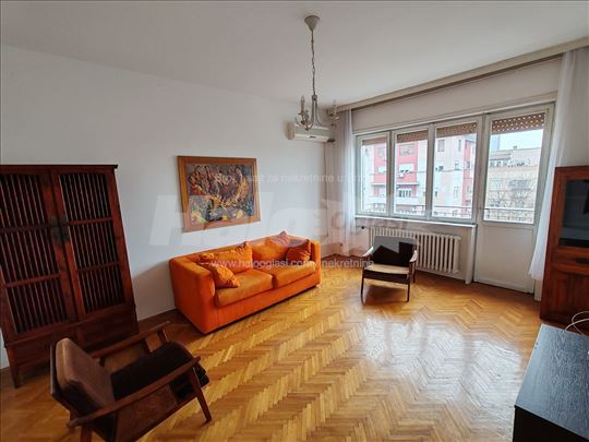 Palmotićeva, 84m2, 2.5soban, V/VI, CG, parking