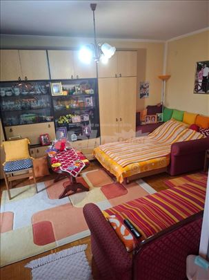 Prodaje se stan 50m² u Borči