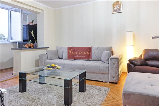 Trosoban stan, planska granja, niske režije