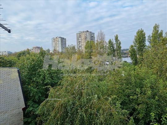 Aleksandra Dubčeka trosoban 82m2